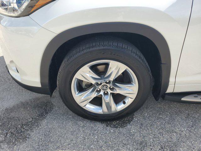 used 2018 Toyota Highlander car, priced at $21,109