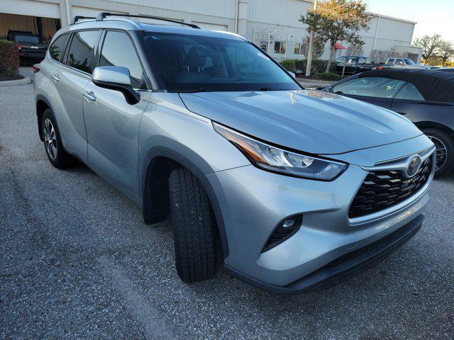 used 2020 Toyota Highlander car, priced at $26,228