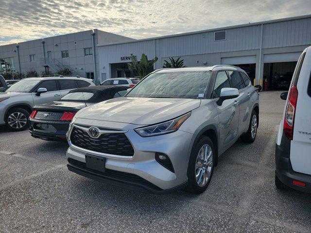 used 2022 Toyota Highlander car, priced at $37,810