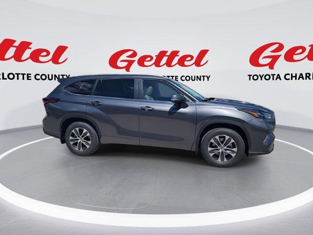 new 2025 Toyota Highlander car, priced at $47,865