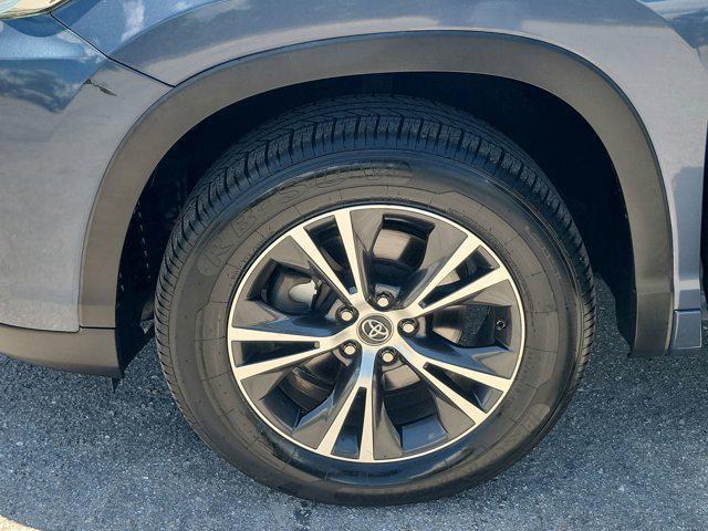 used 2018 Toyota Highlander car, priced at $19,783