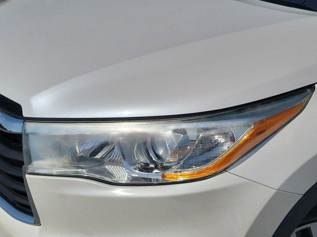 used 2014 Toyota Highlander car, priced at $15,067