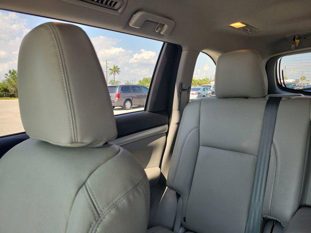 used 2014 Toyota Highlander car, priced at $15,067