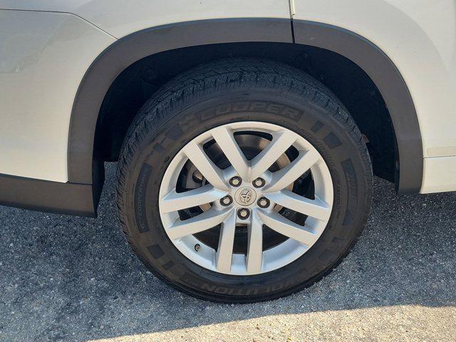 used 2014 Toyota Highlander car, priced at $17,454