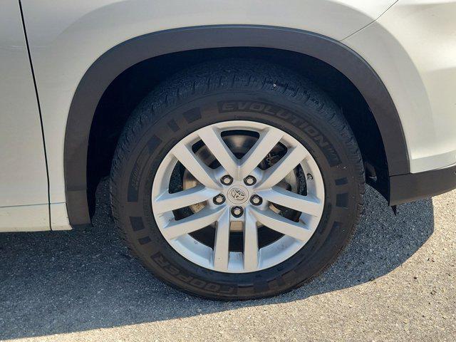 used 2014 Toyota Highlander car, priced at $17,454