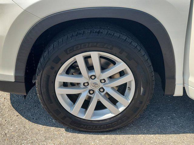 used 2014 Toyota Highlander car, priced at $15,067