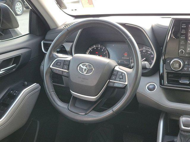 used 2022 Toyota Highlander car, priced at $30,853