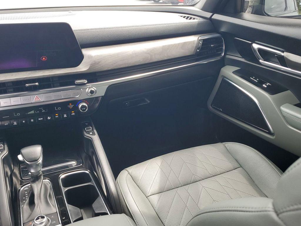 used 2024 Kia Telluride car, priced at $40,156