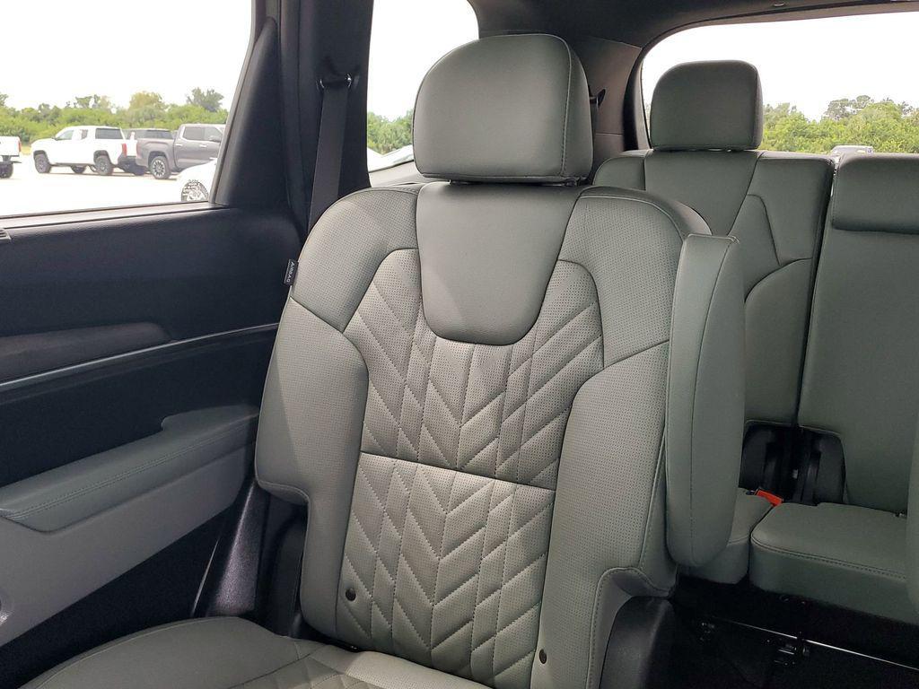 used 2024 Kia Telluride car, priced at $40,156