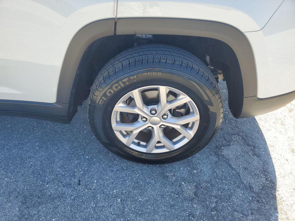 used 2022 Jeep Grand Cherokee car, priced at $19,952