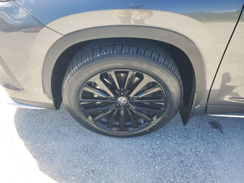used 2023 Toyota Highlander car, priced at $37,945