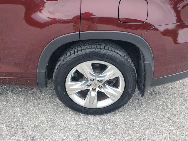 used 2015 Toyota Highlander car, priced at $17,874
