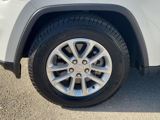 used 2021 Jeep Grand Cherokee car, priced at $17,985