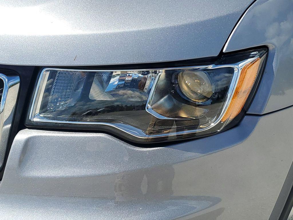 used 2021 Jeep Grand Cherokee car, priced at $23,552