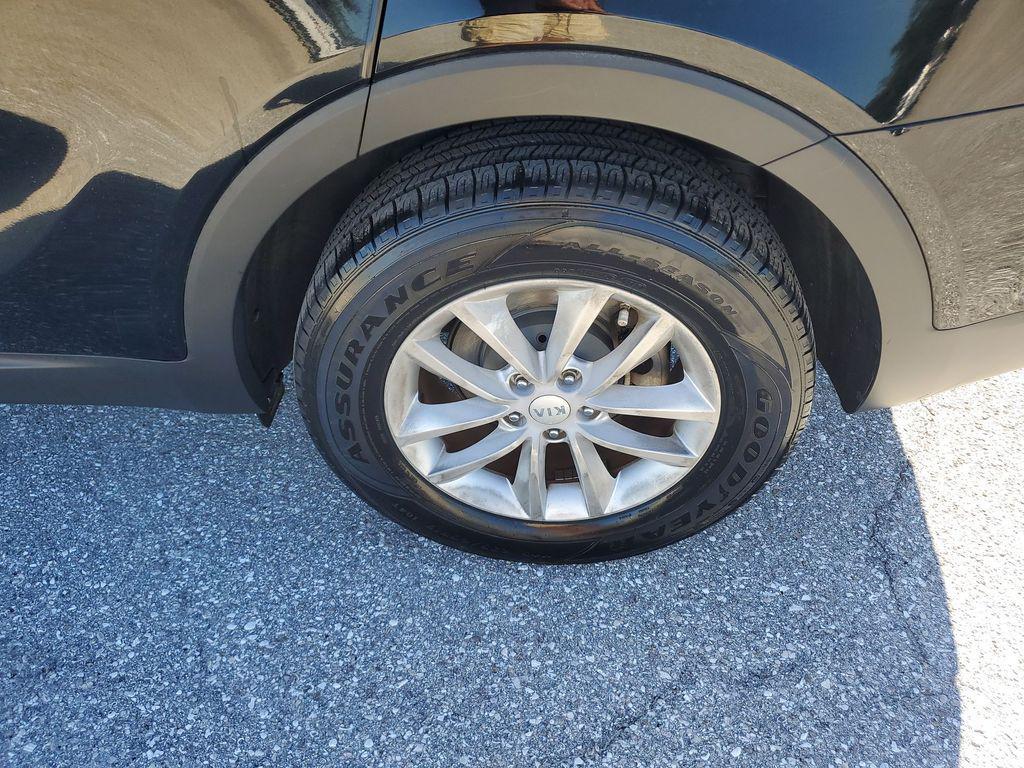 used 2017 Kia Sorento car, priced at $9,774