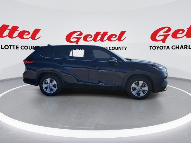 used 2022 Toyota Highlander car, priced at $30,487