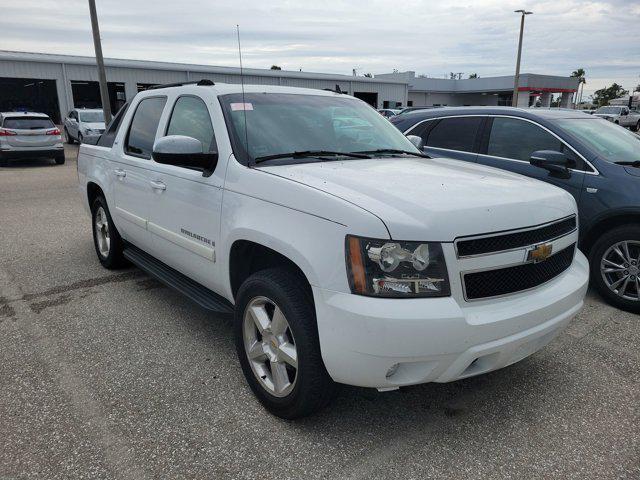 used 2007 Chevrolet Avalanche car, priced at $21,000