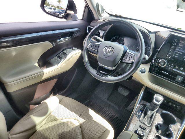 used 2020 Toyota Highlander car, priced at $27,997