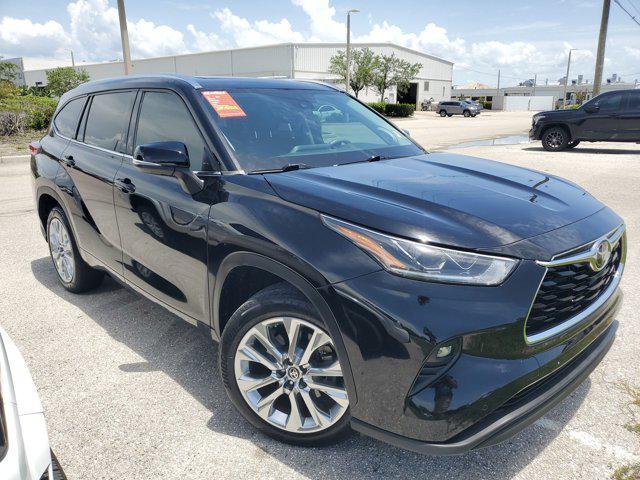 used 2021 Toyota Highlander car, priced at $34,984