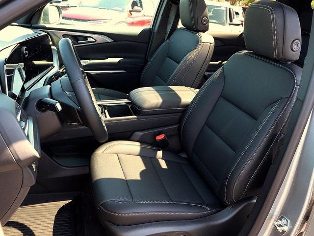 new 2025 Chevrolet Traverse car, priced at $48,195