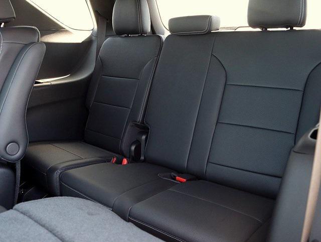 new 2025 Chevrolet Traverse car, priced at $48,195