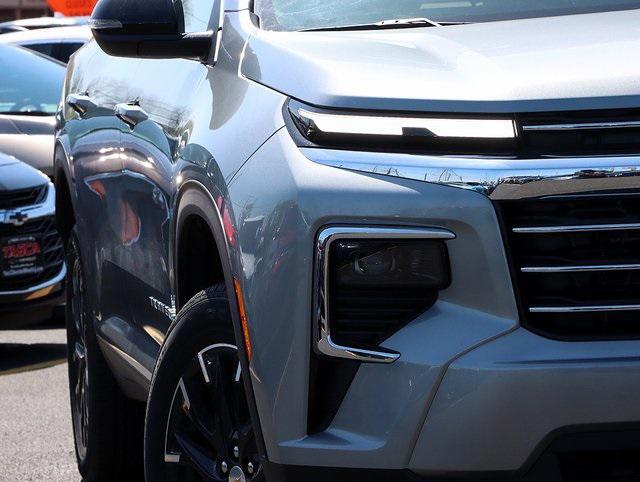 new 2025 Chevrolet Traverse car, priced at $48,195