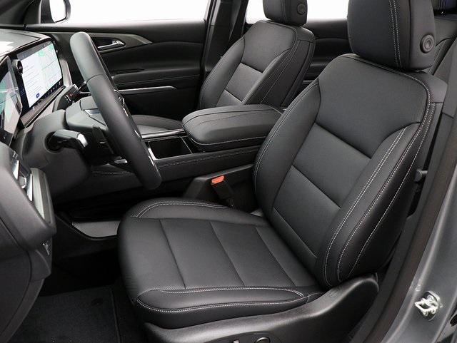 new 2025 Chevrolet Traverse car, priced at $47,994