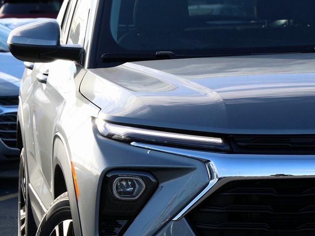 new 2025 Chevrolet TrailBlazer car, priced at $28,097