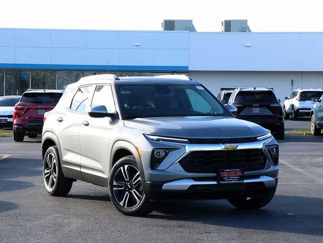 new 2025 Chevrolet TrailBlazer car, priced at $28,097