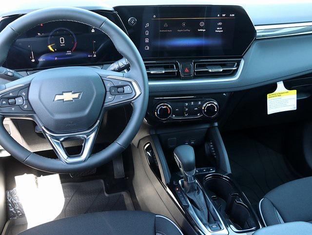 new 2025 Chevrolet TrailBlazer car, priced at $27,617