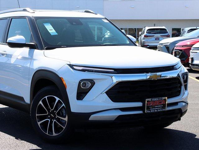 new 2025 Chevrolet TrailBlazer car, priced at $27,617