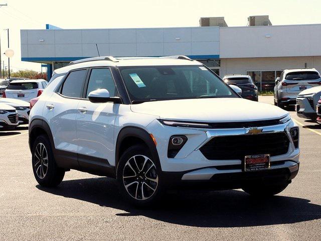 new 2025 Chevrolet TrailBlazer car, priced at $27,617