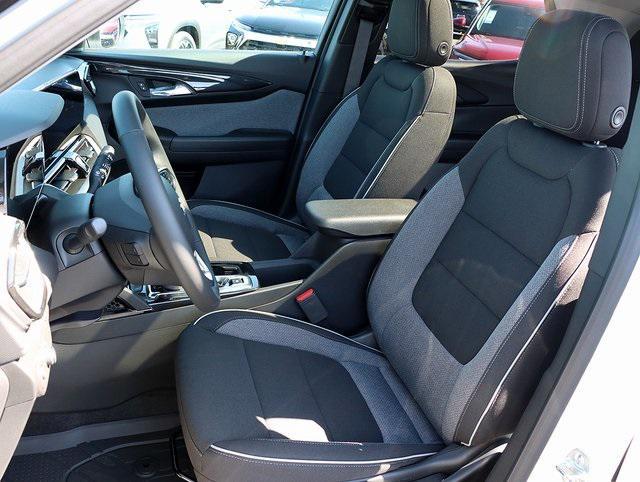 new 2025 Chevrolet TrailBlazer car, priced at $27,617
