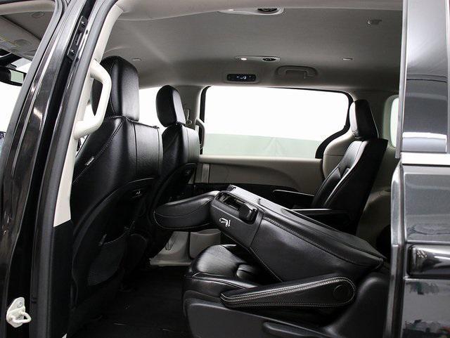 used 2022 Chrysler Pacifica Hybrid car, priced at $20,800