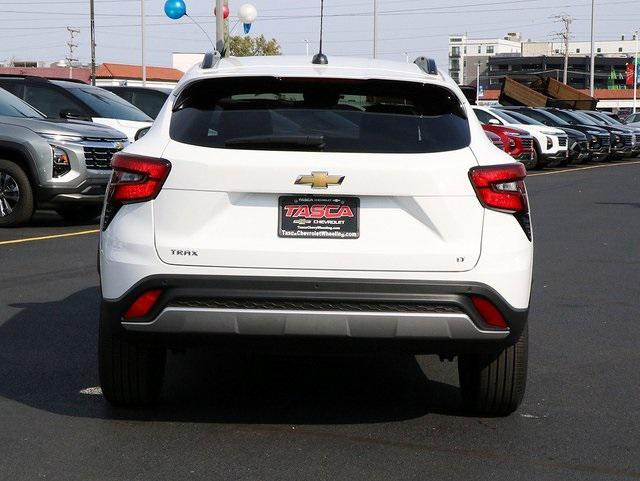 new 2025 Chevrolet Trax car, priced at $22,179