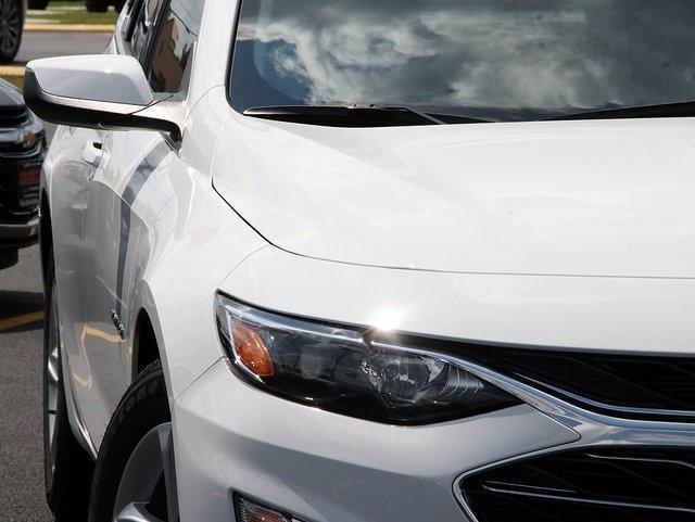 new 2025 Chevrolet Malibu car, priced at $25,978