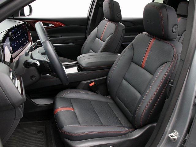 used 2024 Chevrolet Traverse car, priced at $50,900