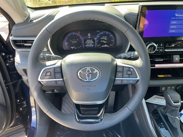 new 2025 Toyota Highlander car, priced at $54,098