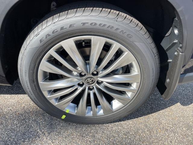 new 2025 Toyota Highlander car, priced at $54,098