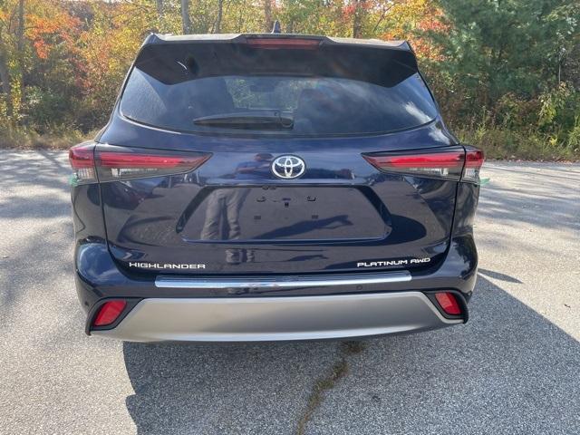 new 2025 Toyota Highlander car, priced at $54,098