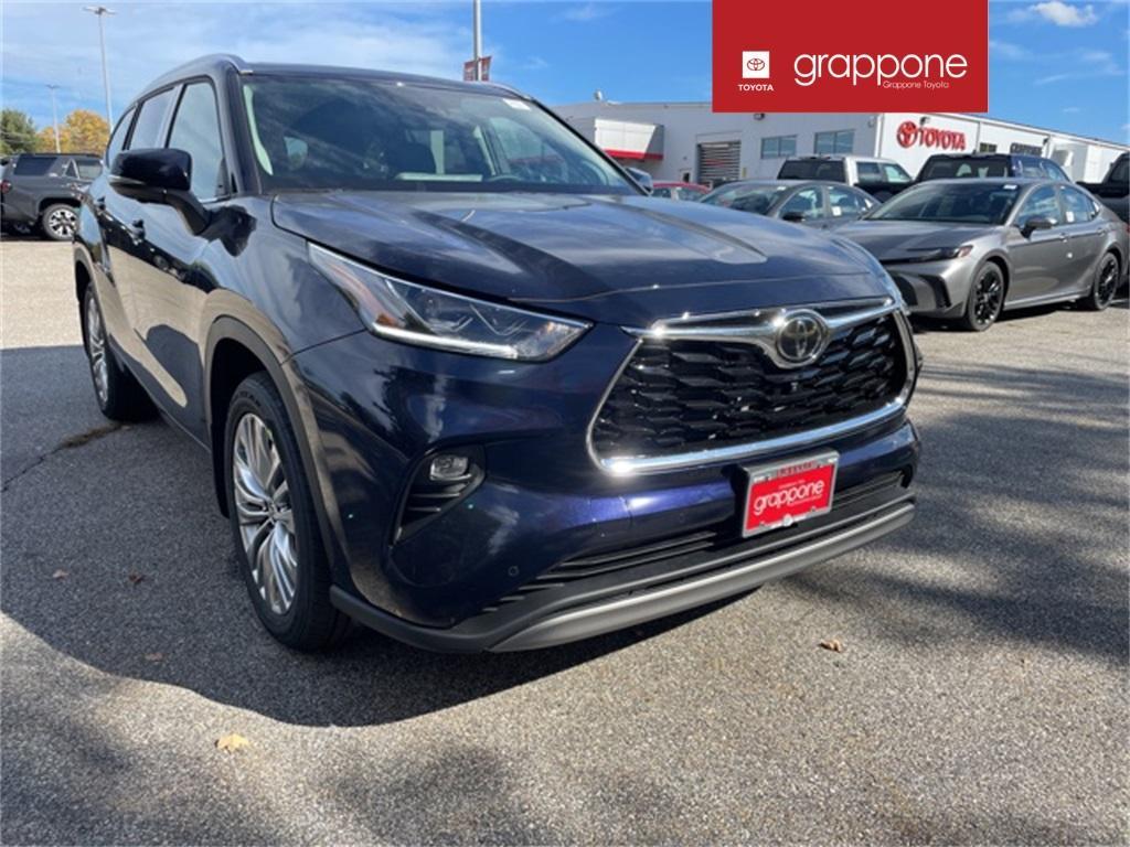 new 2025 Toyota Highlander car, priced at $54,098