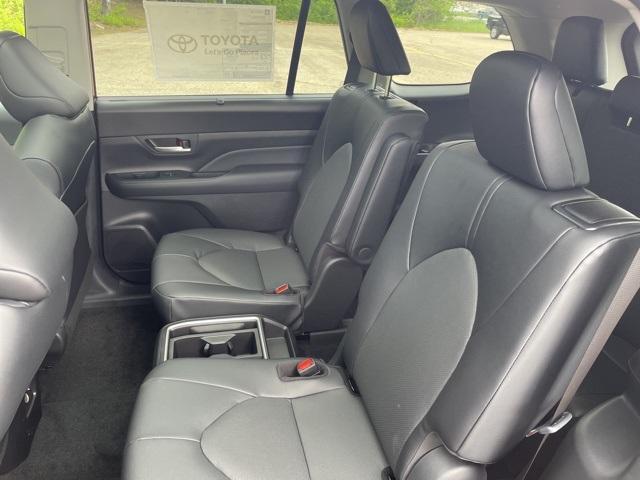 new 2025 Toyota Grand Highlander car, priced at $48,883