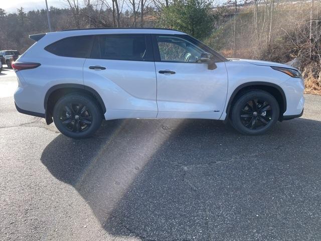 new 2025 Toyota Highlander Hybrid car, priced at $50,058