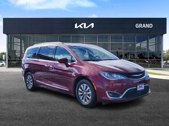 used 2020 Chrysler Pacifica car, priced at $19,198