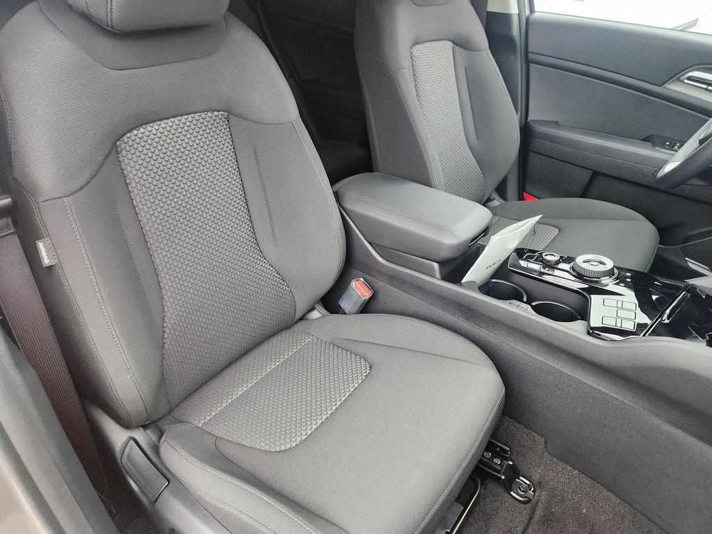 new 2025 Kia Sportage Hybrid car, priced at $29,468