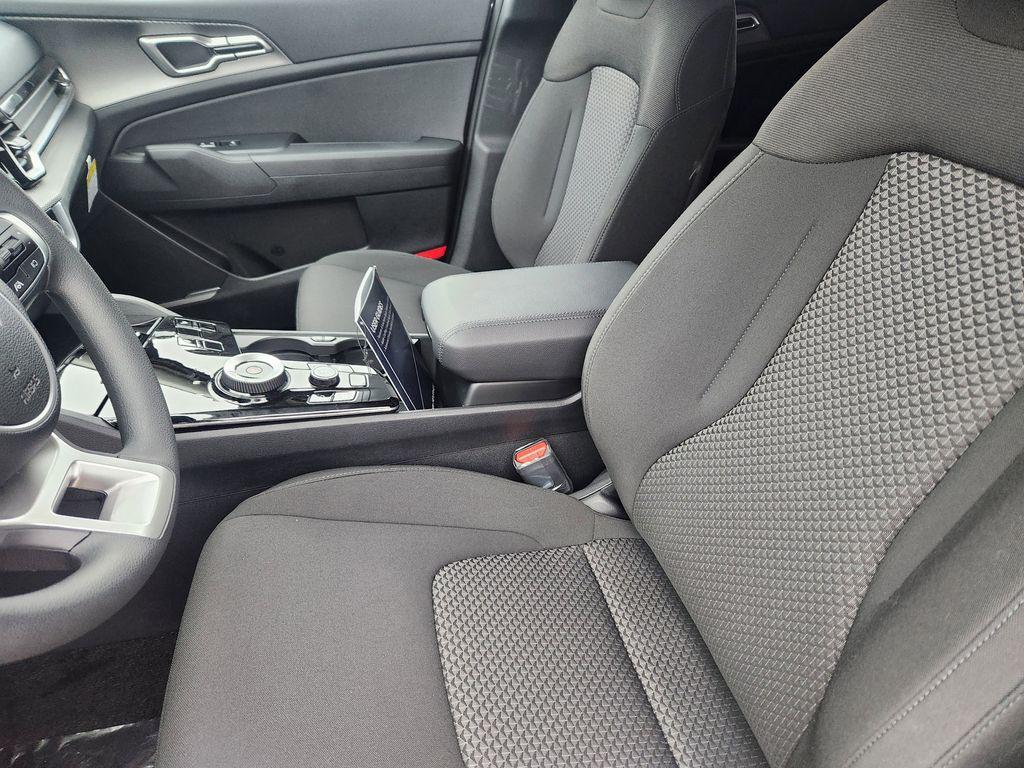 new 2025 Kia Sportage Hybrid car, priced at $29,468