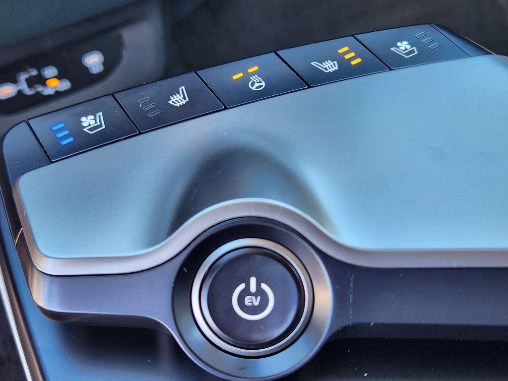 new 2025 Kia EV6 car, priced at $47,159
