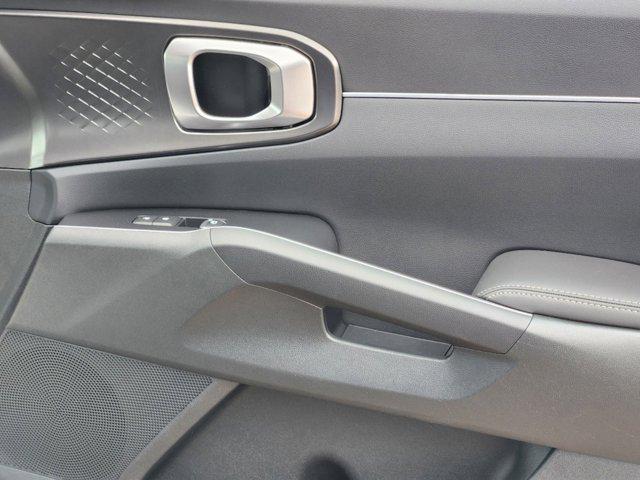 new 2025 Kia Sorento Hybrid car, priced at $40,924