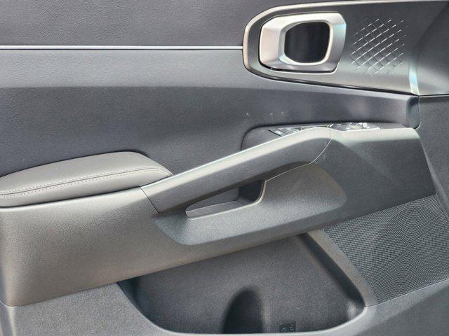 new 2025 Kia Sorento Hybrid car, priced at $40,924
