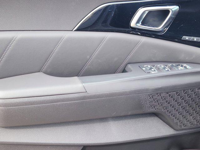 new 2025 Kia Carnival Hybrid car, priced at $54,263